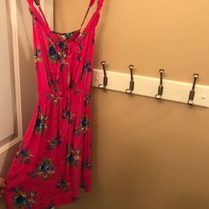 Pink floral Abercrombie & Fitch sundress ☀️
